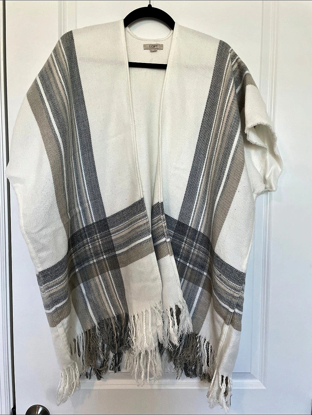 LOFT Plaid Fringe Poncho in White & Gray XS/S Like New